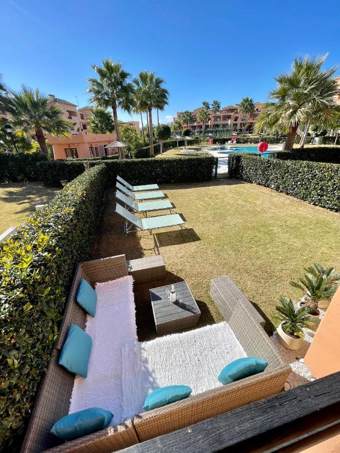 Casares Beach Golf Apartment With Private Garden Direct Pool Access Exterior foto