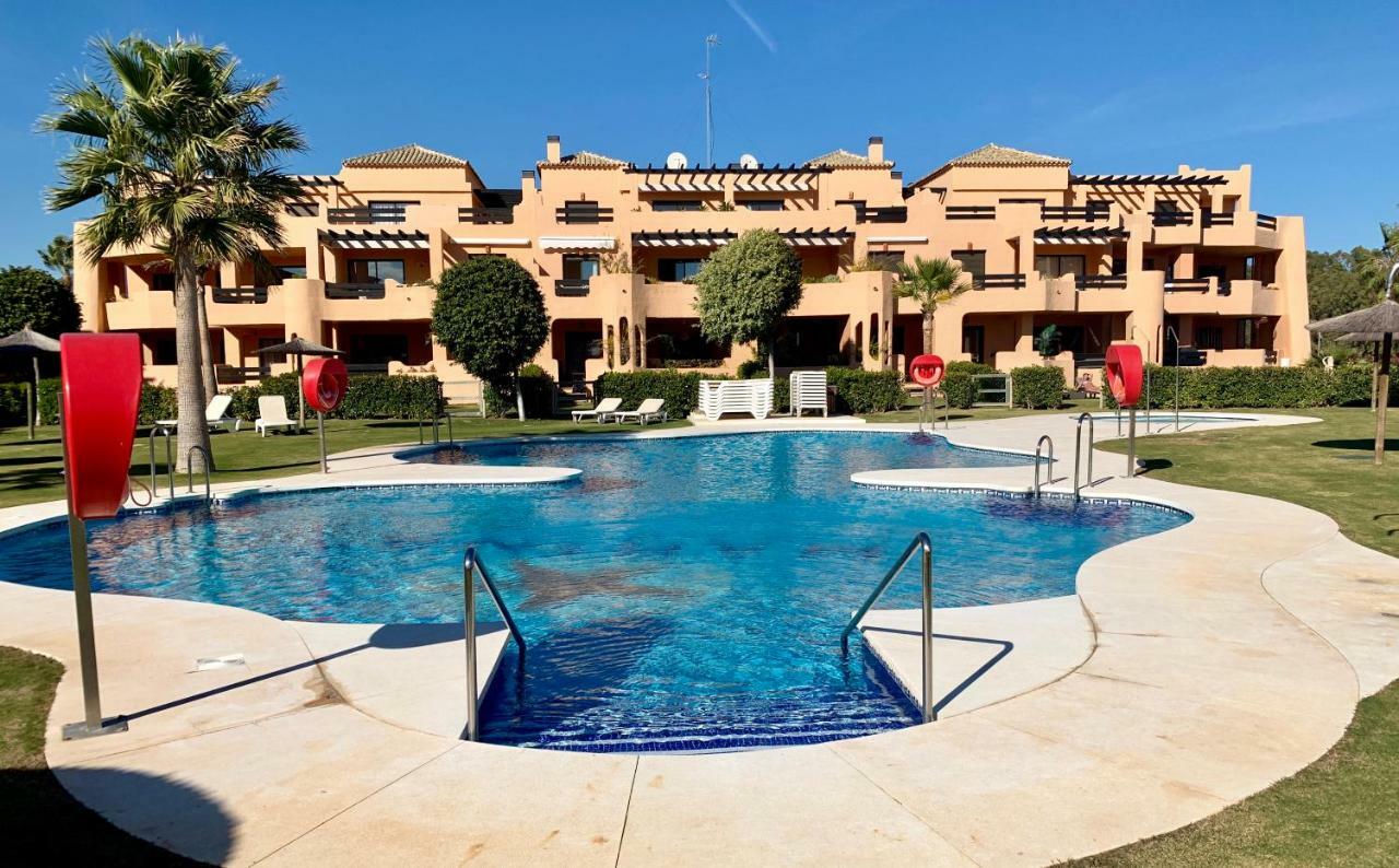 Casares Beach Golf Apartment With Private Garden Direct Pool Access Exterior foto